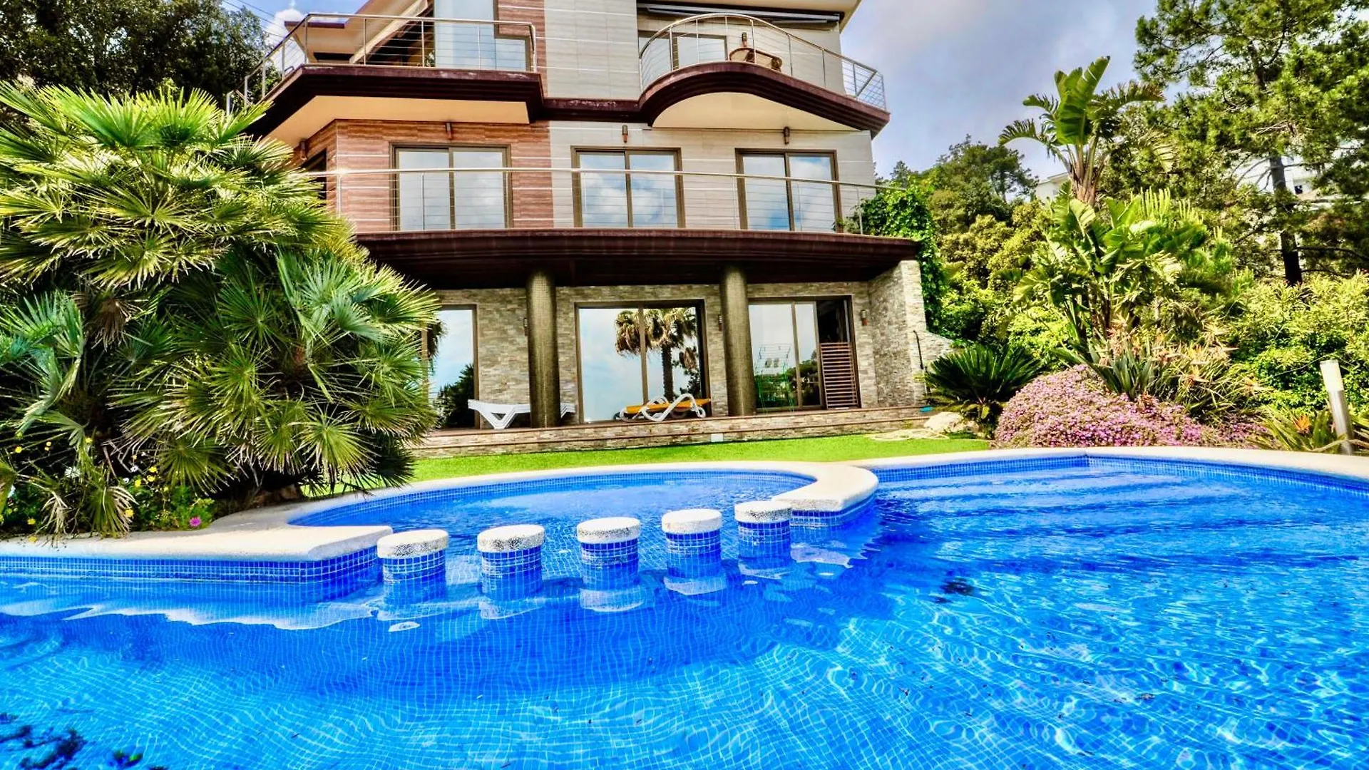 V&V Lloret- Villa Luxury Lloret de Mar