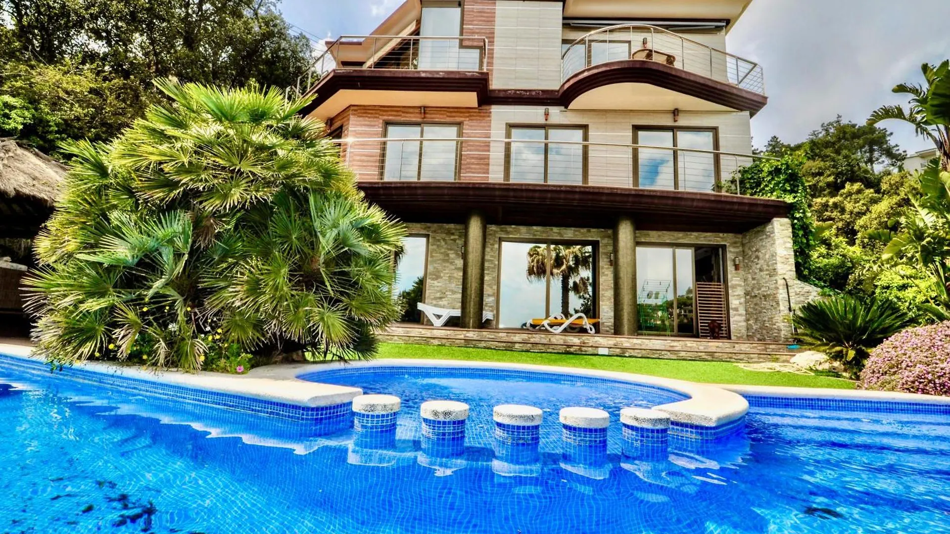 V&V Lloret- Villa Luxury Lloret de Mar Spain