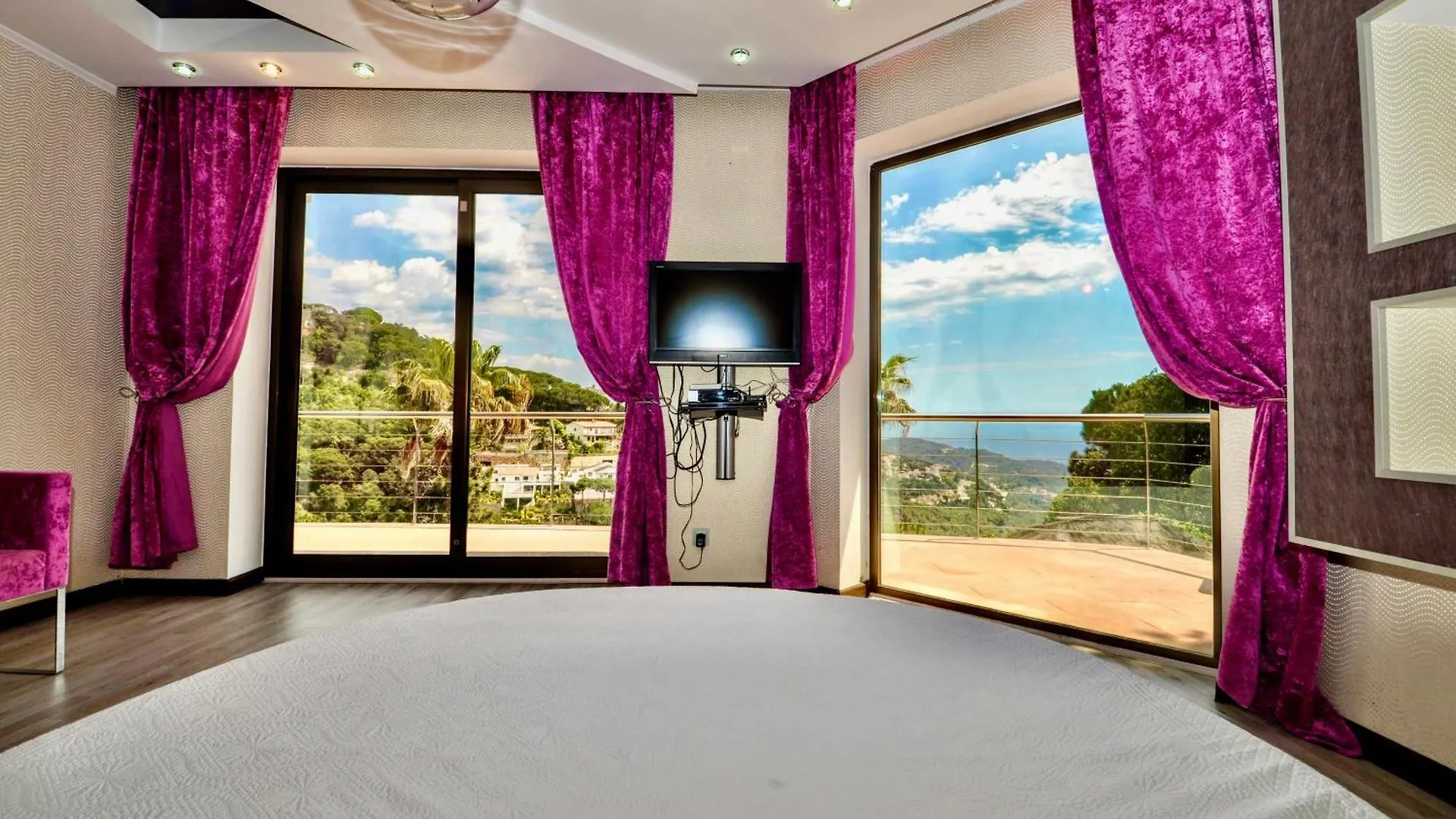 V&V Lloret- Villa Luxury Lloret de Mar